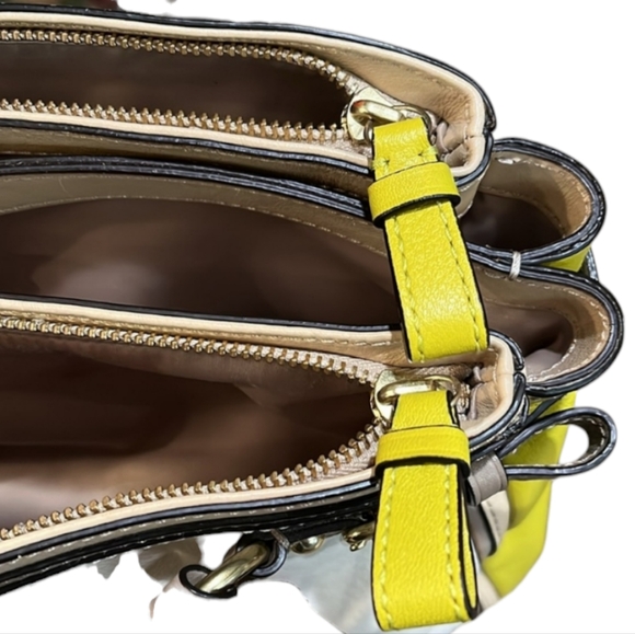 COACH EUC Madison Colorblock Kara Carryall beige/lime Leather Excellent LIKE new - Picture 9 of 11